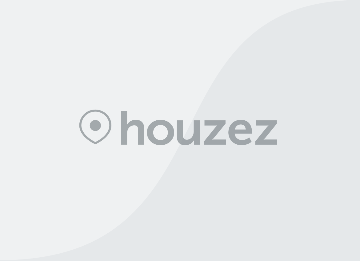 2/3 bedrooms Maisonette with communal pool